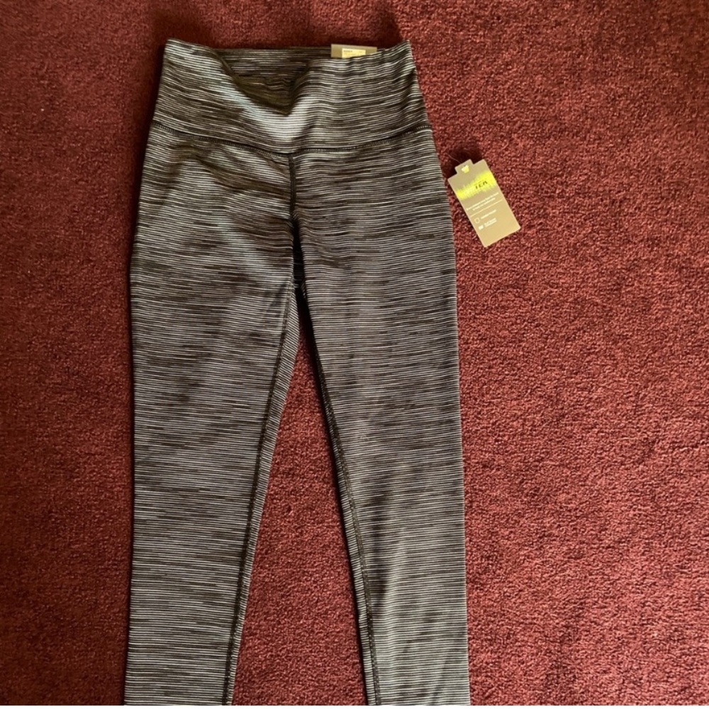 NWT tek Gear leggings black stripe